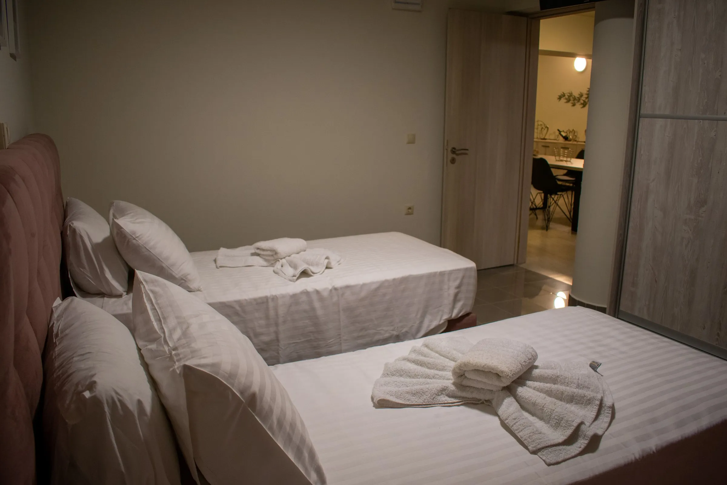 Twin room with two single beds